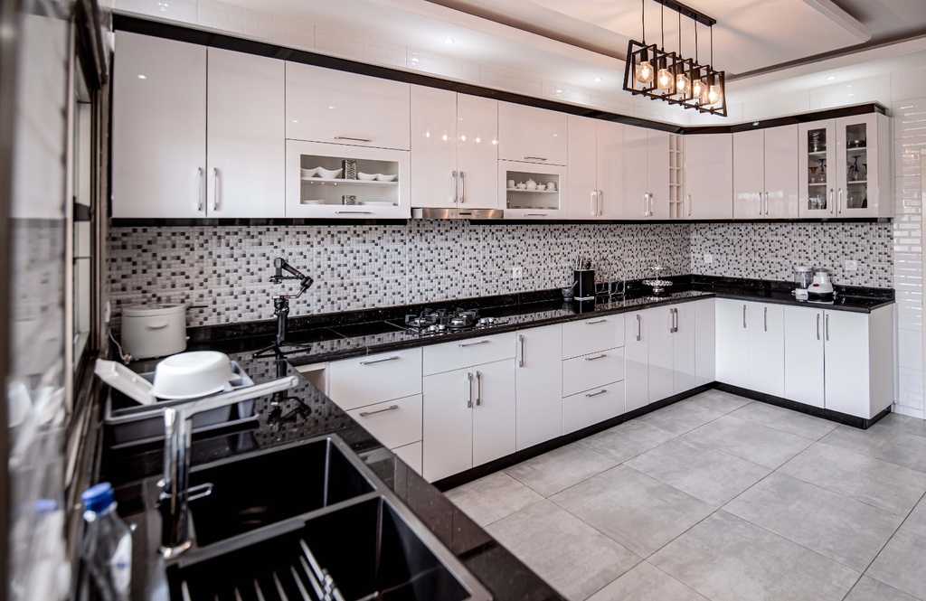 Kitchens cabinets