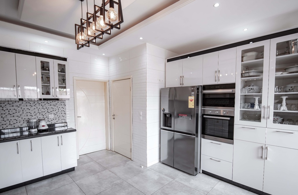 Kitchens cabinets